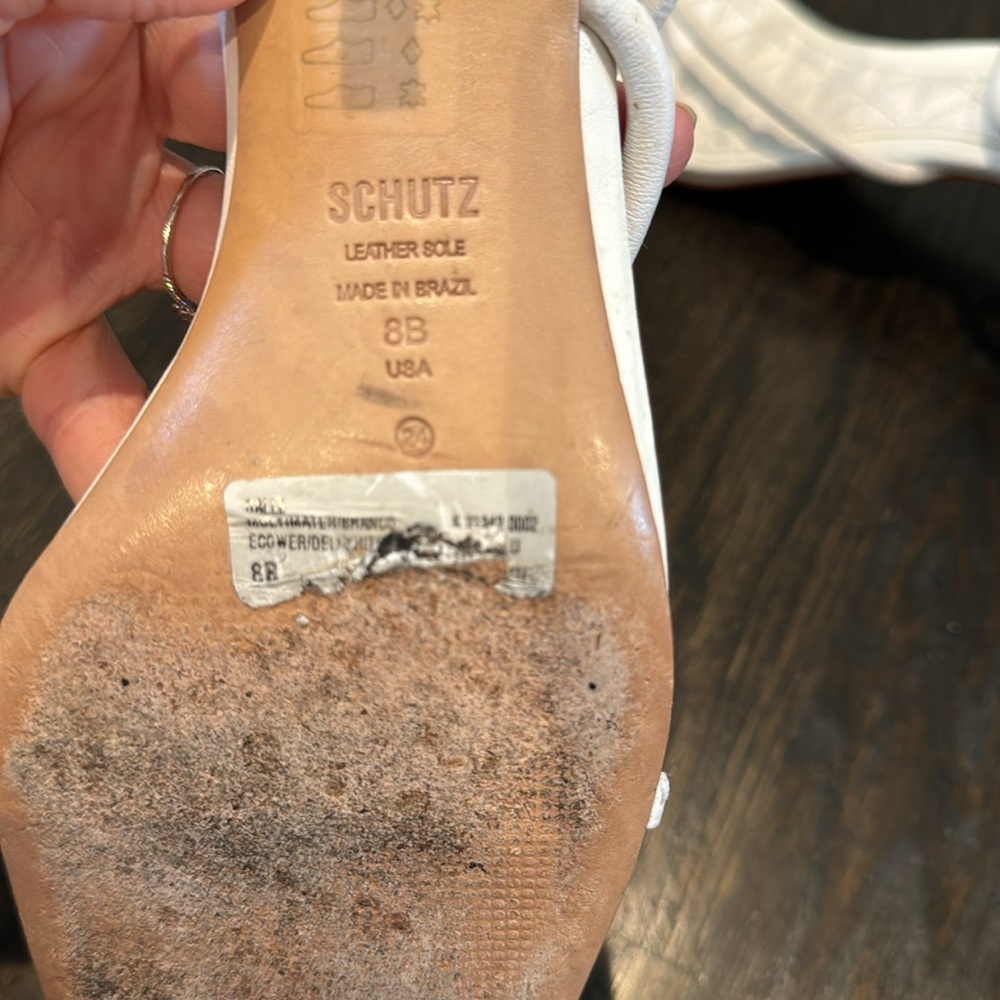 Shutz Galle sandal. White. Size 8B. - Picture 5 of 5
